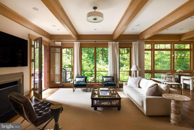 2155 DUNMORE LN NW, Washington, DC 20007