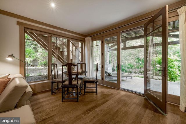 2155 DUNMORE LN NW, Washington, DC 20007