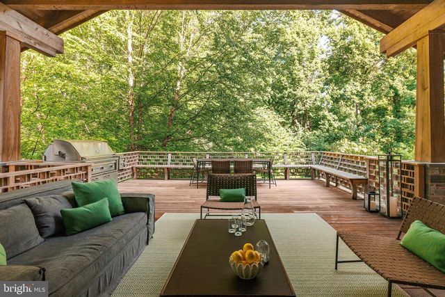 2155 DUNMORE LN NW, Washington, DC 20007