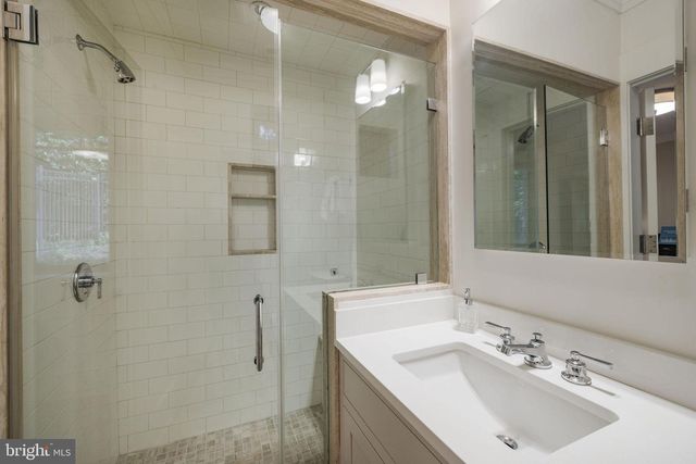 2155 DUNMORE LN NW, Washington, DC 20007