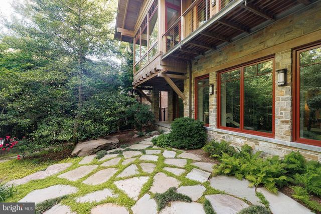 2155 DUNMORE LN NW, Washington, DC 20007