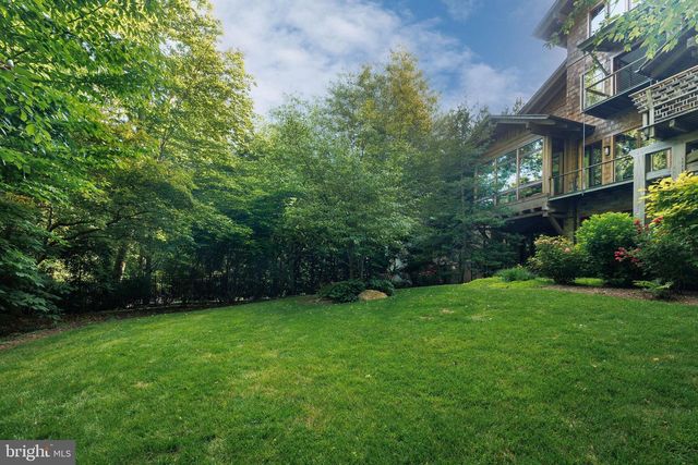 2155 DUNMORE LN NW, Washington, DC 20007