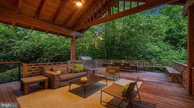 2155 DUNMORE LN NW, Washington, DC 20007