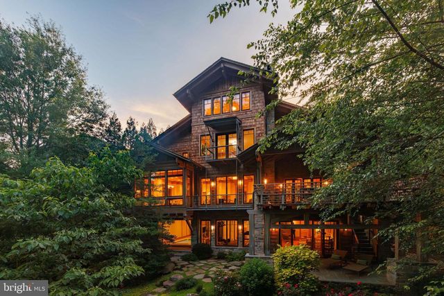 2155 DUNMORE LN NW, Washington, DC 20007