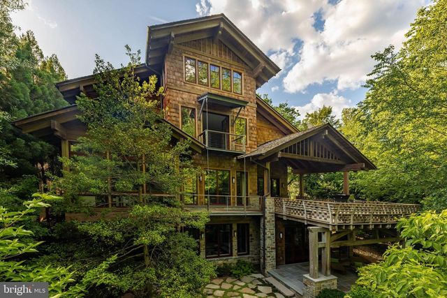 2155 DUNMORE LN NW, Washington, DC 20007