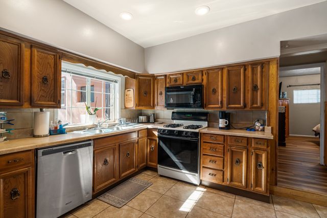 1A, 1B, 2, 4, 5, 7 Melody Lane, Santa Fe, NM 87506