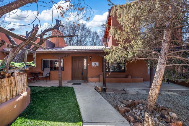 1A, 1B, 2, 4, 5, 7 Melody Lane, Santa Fe, NM 87506