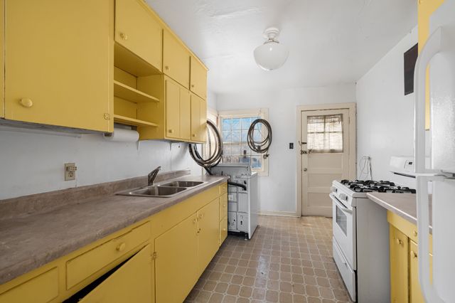 1A, 1B, 2, 4, 5, 7 Melody Lane, Santa Fe, NM 87506