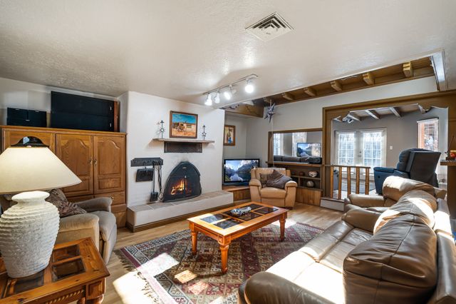 1A, 1B, 2, 4, 5, 7 Melody Lane, Santa Fe, NM 87506