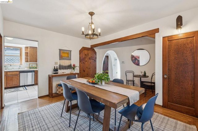 19 Veteran Way, Oakland, CA 94602