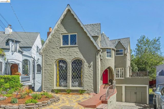 19 Veteran Way, Oakland, CA 94602