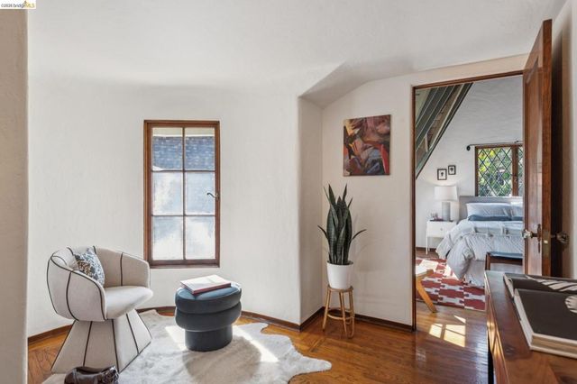19 Veteran Way, Oakland, CA 94602