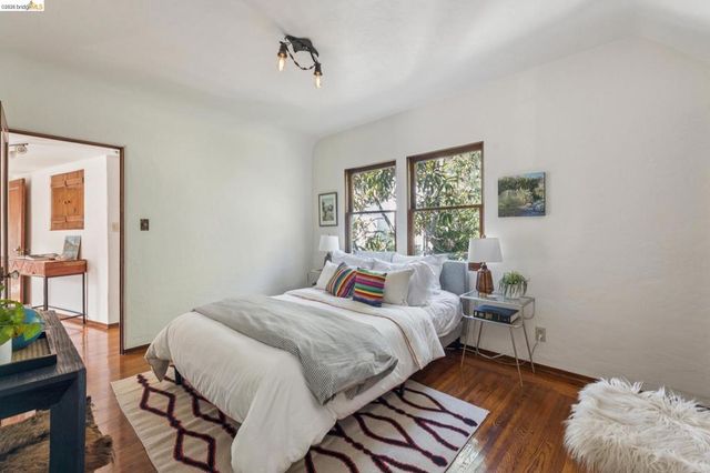 19 Veteran Way, Oakland, CA 94602