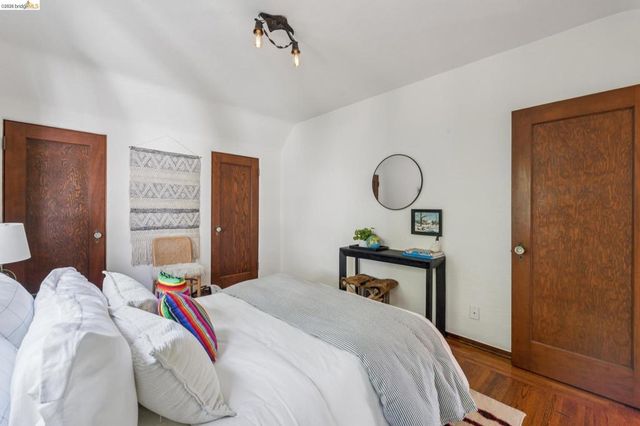 19 Veteran Way, Oakland, CA 94602