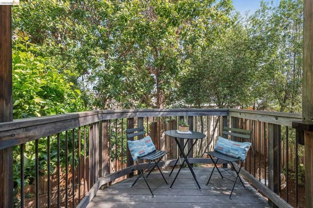 19 Veteran Way, Oakland, CA 94602