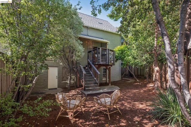 19 Veteran Way, Oakland, CA 94602