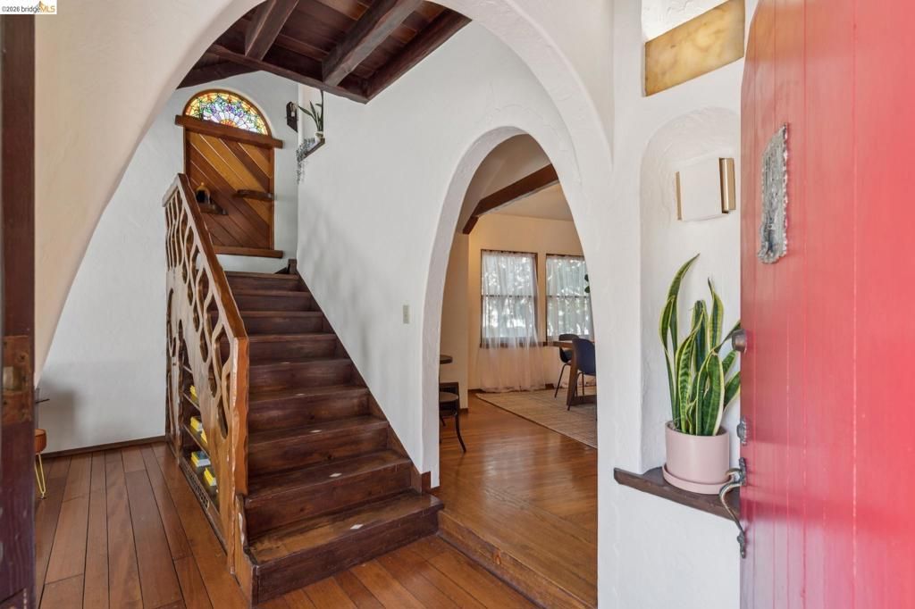 Image 25 of property listing at 19 Veteran Way, Oakland, CA 94602