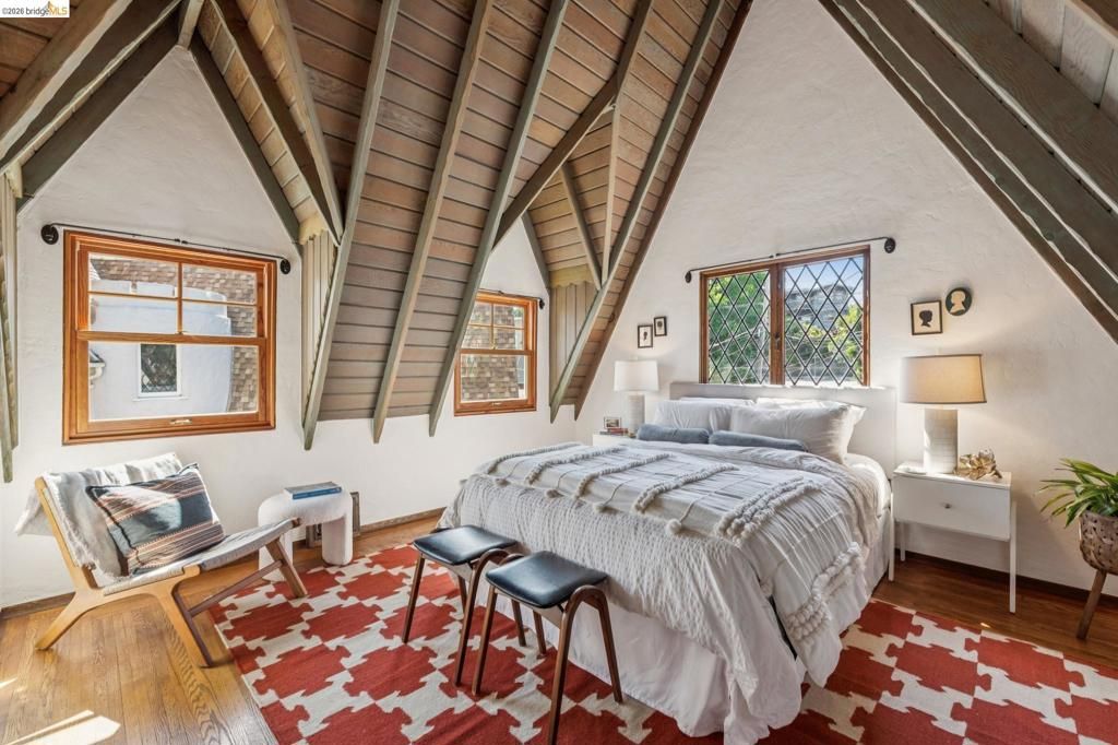 Image 33 of property listing at 19 Veteran Way, Oakland, CA 94602