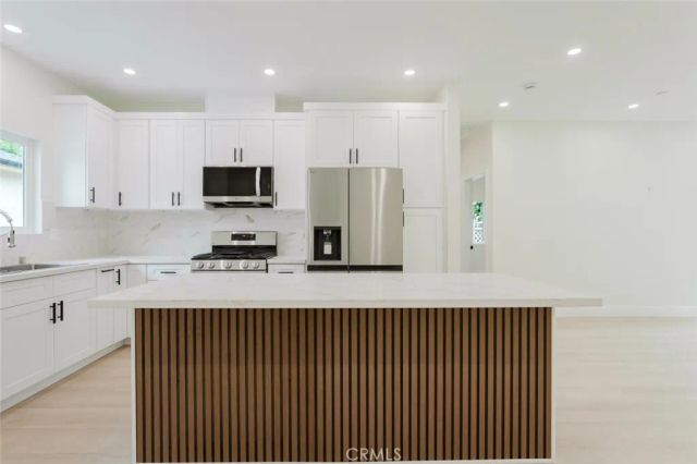 5736 Beck Avenue, North Hollywood, CA 91601