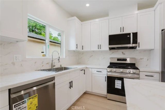 5736 Beck Avenue, North Hollywood, CA 91601