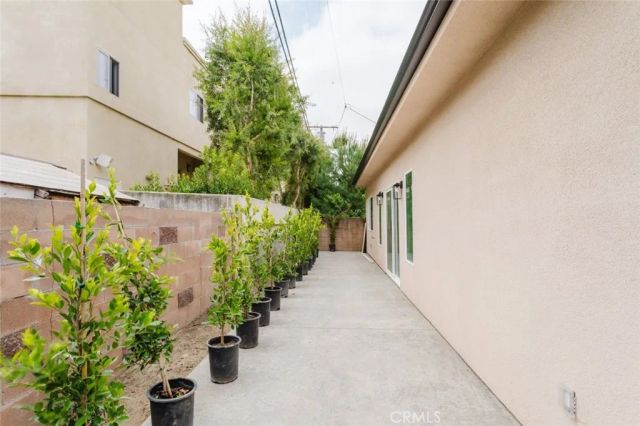 5736 Beck Avenue, North Hollywood, CA 91601