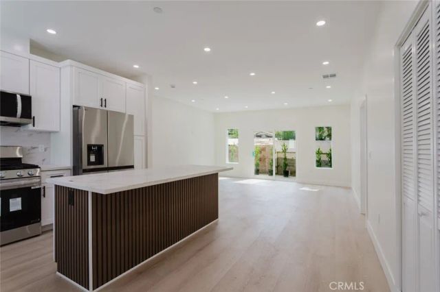 5736 Beck Avenue, North Hollywood, CA 91601