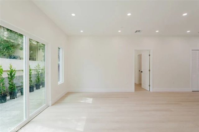 5736 Beck Avenue, North Hollywood, CA 91601