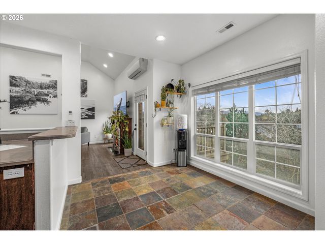 2470 Ne VOYAGE Loop, Lincoln City, OR 97367