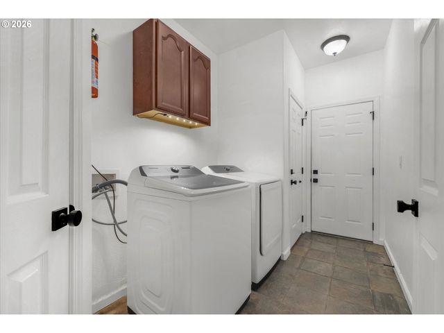 2470 Ne VOYAGE Loop, Lincoln City, OR 97367