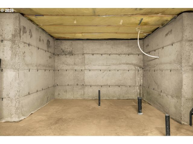 2470 Ne VOYAGE Loop, Lincoln City, OR 97367