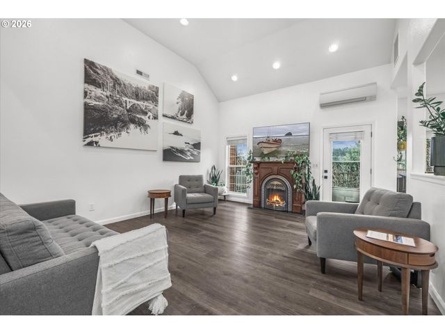 2470 Ne VOYAGE Loop, Lincoln City, OR 97367