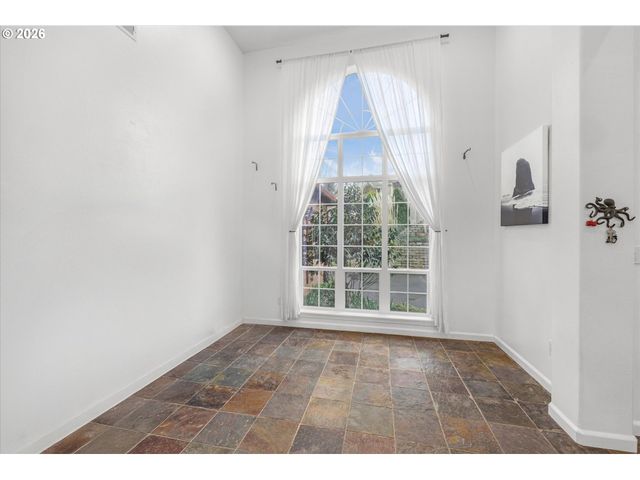 2470 Ne VOYAGE Loop, Lincoln City, OR 97367