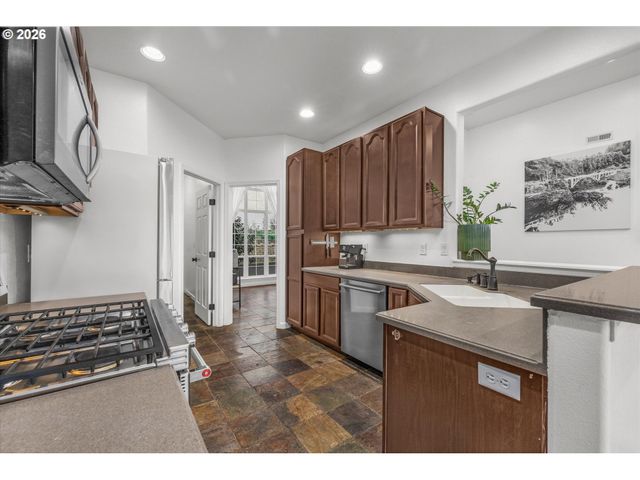 2470 Ne VOYAGE Loop, Lincoln City, OR 97367