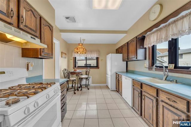 118 Lexington Avenue, Bloomfield, NJ 07003