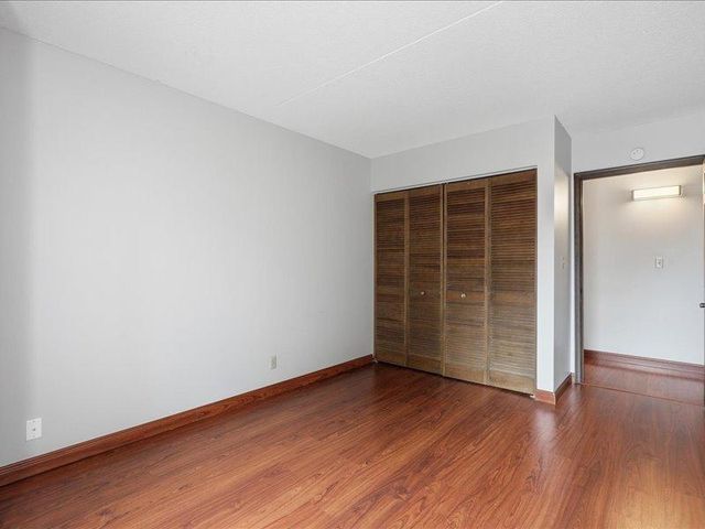 6670 Vernon Avenue S 202, Edina, MN 55436