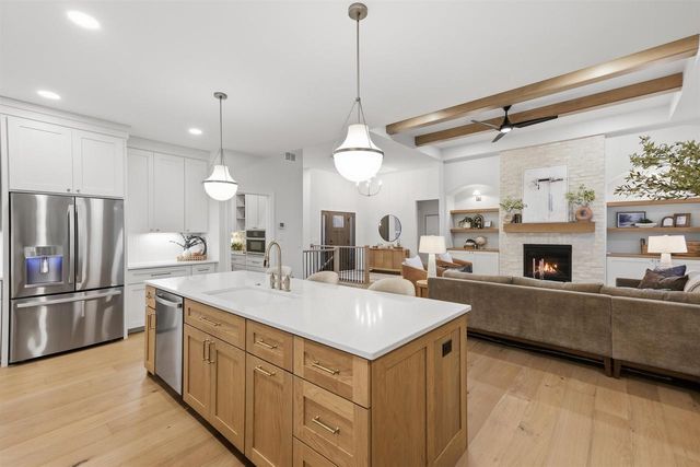 6859 Karolina Way, Sun Prairie, WI 53590