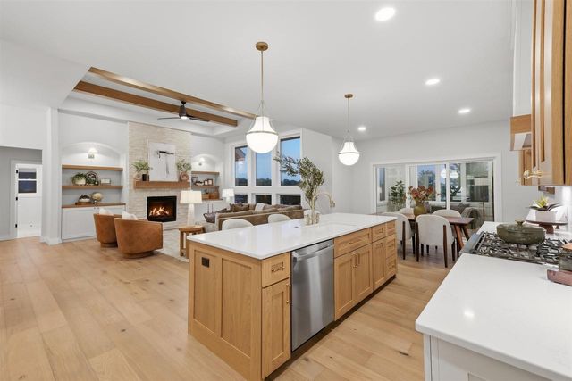 6859 Karolina Way, Sun Prairie, WI 53590