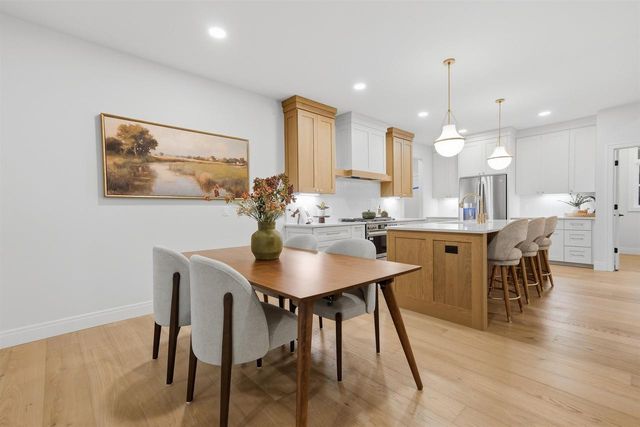 6859 Karolina Way, Sun Prairie, WI 53590