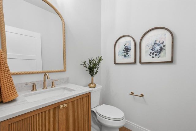 6859 Karolina Way, Sun Prairie, WI 53590
