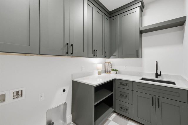 6859 Karolina Way, Sun Prairie, WI 53590