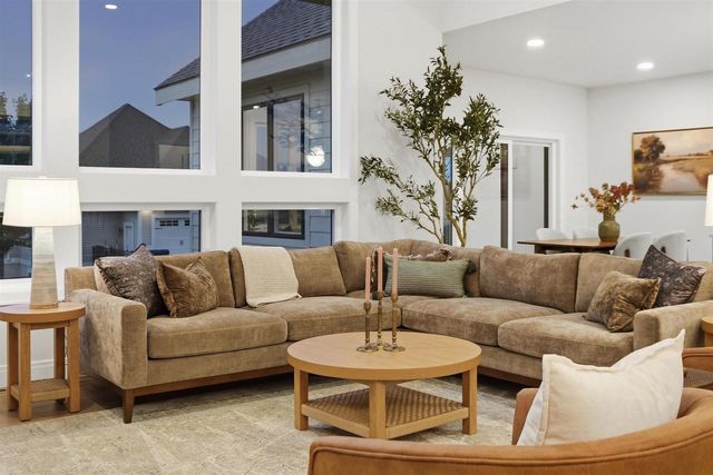 6859 Karolina Way, Sun Prairie, WI 53590