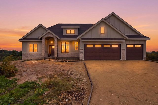 6859 Karolina Way, Sun Prairie, WI 53590