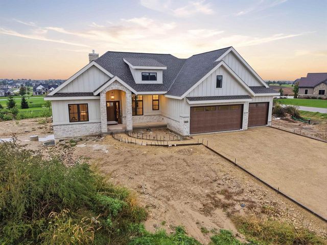 6859 Karolina Way, Sun Prairie, WI 53590