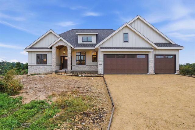 6859 Karolina Way, Sun Prairie, WI 53590