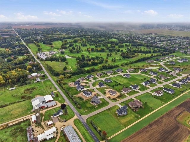 6859 Karolina Way, Sun Prairie, WI 53590