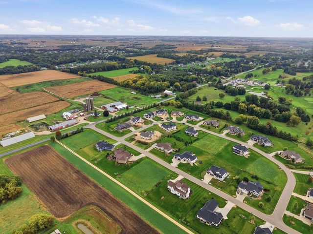 6859 Karolina Way, Sun Prairie, WI 53590