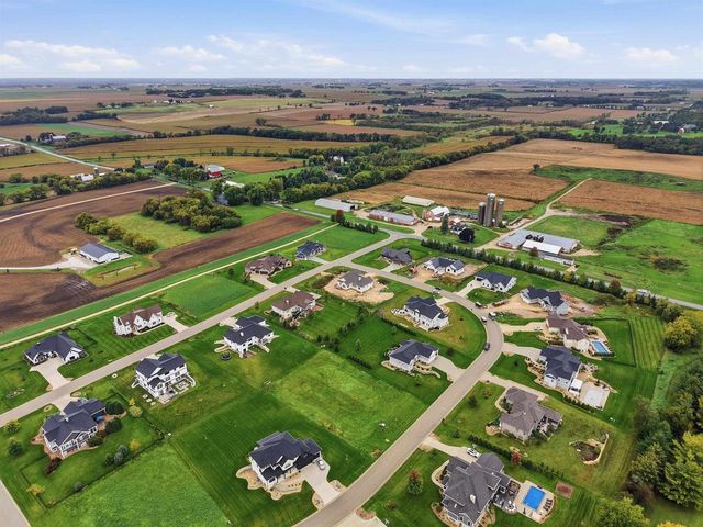 6859 Karolina Way, Sun Prairie, WI 53590