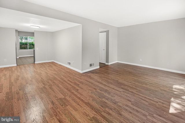 19346 KEYMAR WAY, Gaithersburg, MD 20886