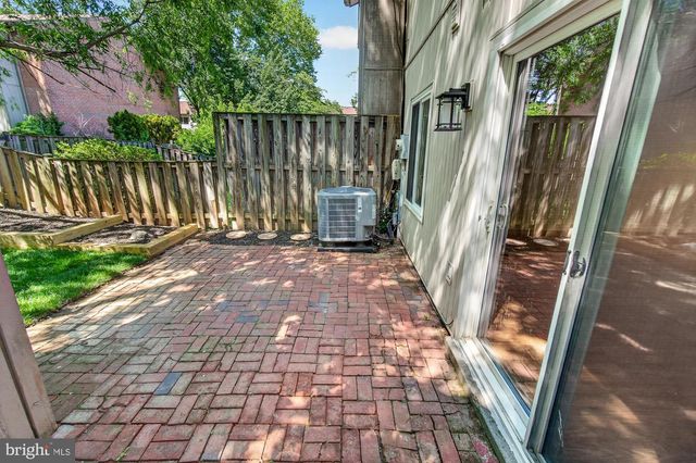 19346 KEYMAR WAY, Gaithersburg, MD 20886