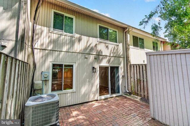 19346 KEYMAR WAY, Gaithersburg, MD 20886